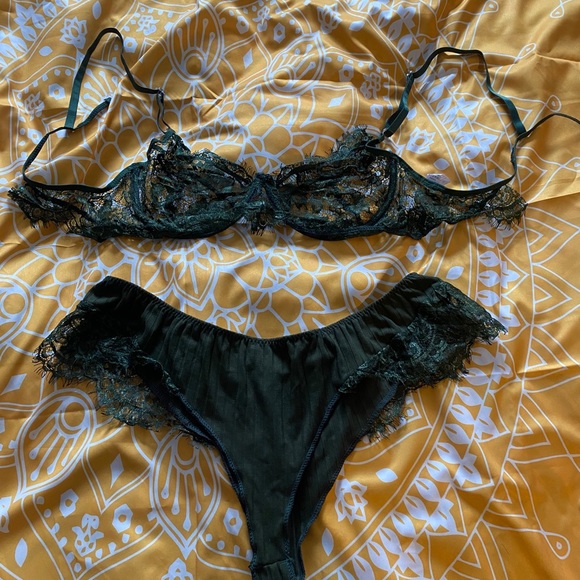 SHEIN Other - SHEIN green bra/ panty set!